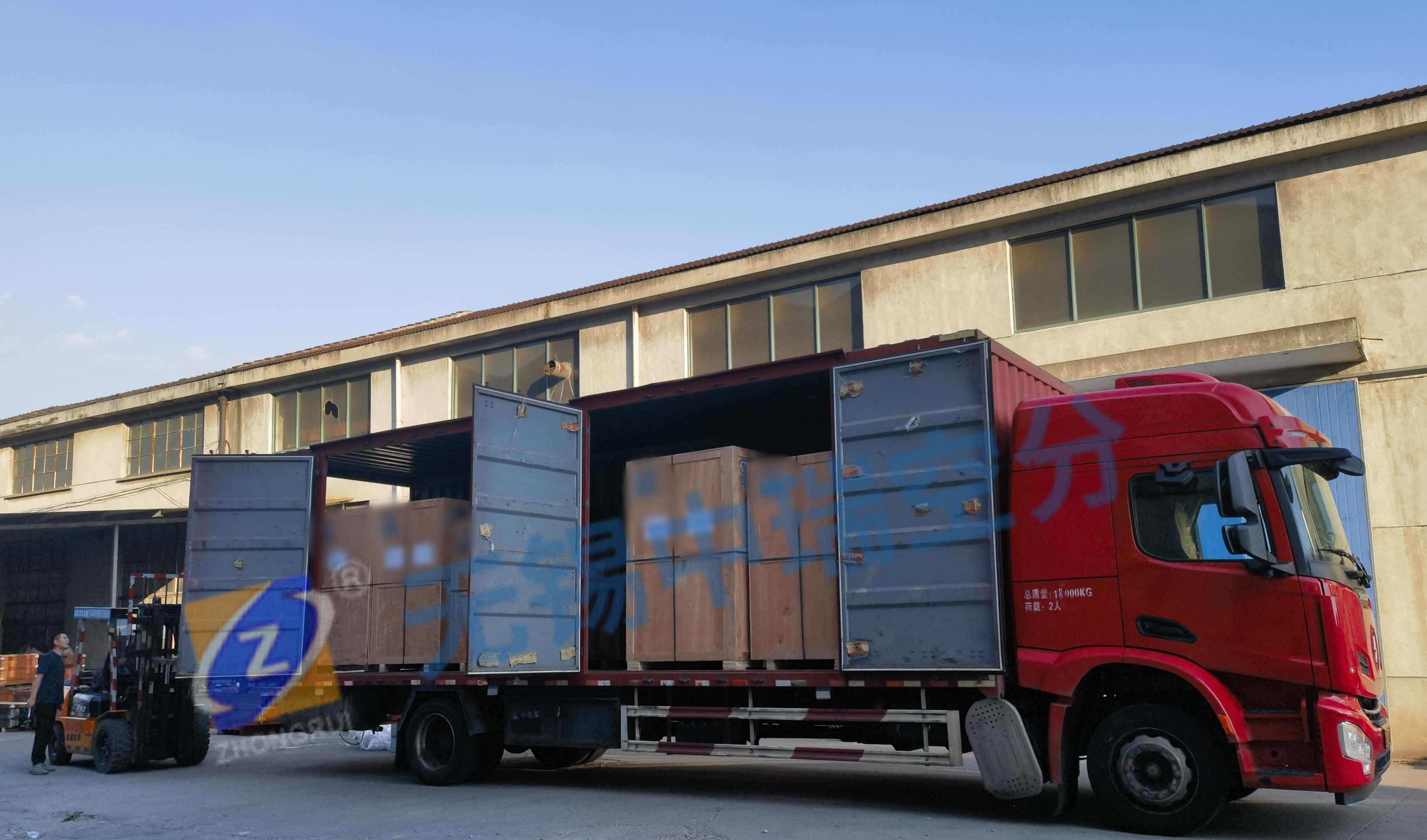 無錫中瑞制氮機持續裝柜出口中 